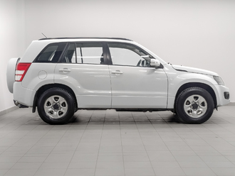 фото Suzuki Grand Vitara II 2013