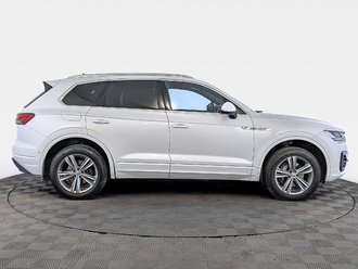 фото Volkswagen Touareg III 2019