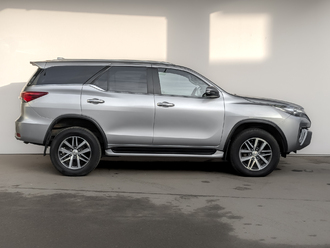 фото Toyota Fortuner II 2020