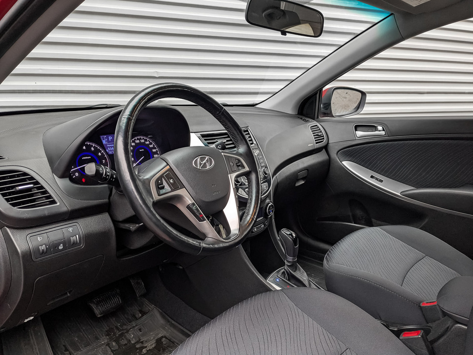 Hyundai Solaris с пробегом в автосалоне Форис Авто