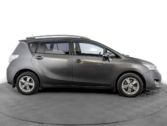 фото Toyota Verso I 2013