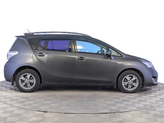 фото Toyota Verso I 2013