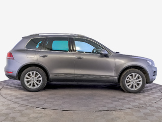 фото Volkswagen Touareg II 2013