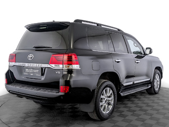 фото Toyota Land Cruiser 200 2017