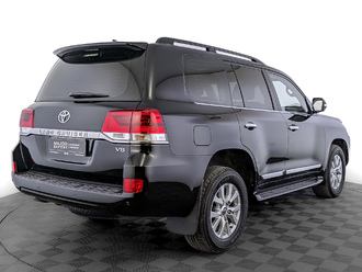фото Toyota Land Cruiser 200 2017