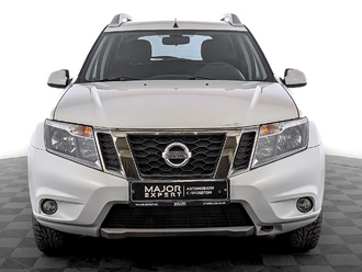 фото Nissan Terrano D10 2014