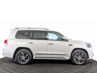 фото Toyota Land Cruiser 200 2020