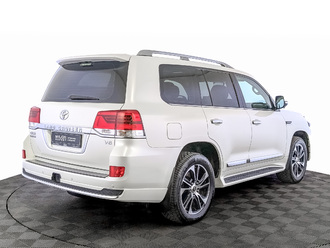 фото Toyota Land Cruiser 200 2020