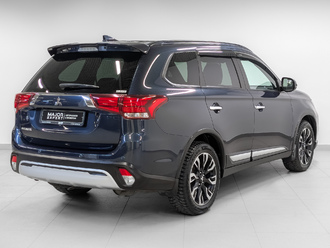 фото Mitsubishi Outlander III 2021