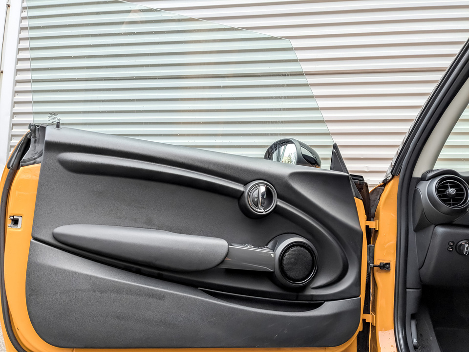 Mini Cooper с пробегом в автосалоне Форис Авто