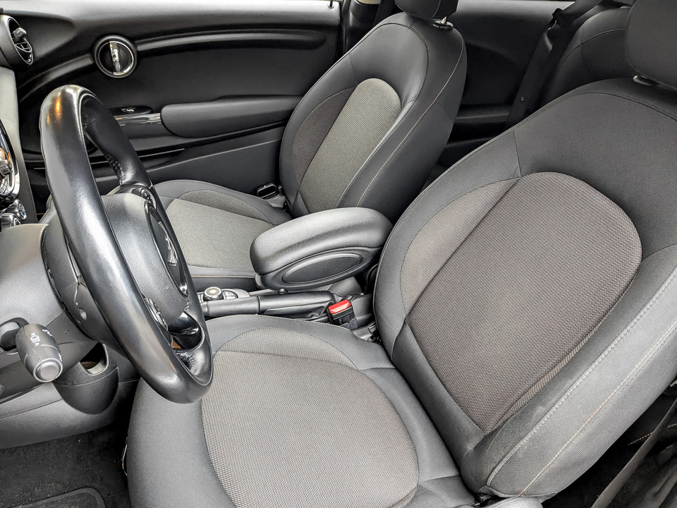 Mini Cooper с пробегом в автосалоне Форис Авто