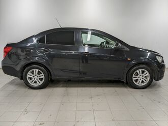 фото Chevrolet Aveo (T300) 2015
