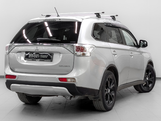 фото Mitsubishi Outlander III 2014