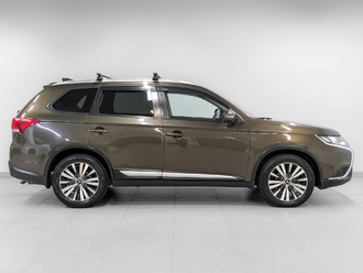 фото Mitsubishi Outlander III 2019