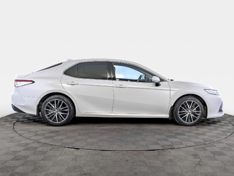 фото Toyota Camry VIII 2021