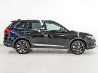 фото Mitsubishi Outlander III 2021