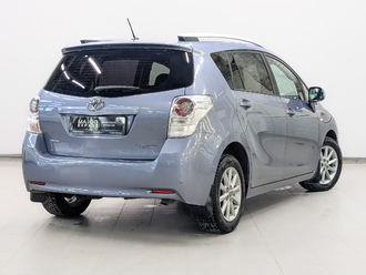 фото Toyota Verso I 2012