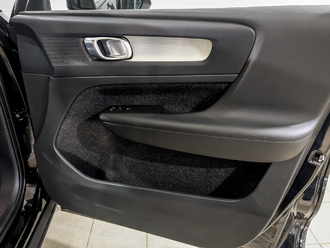 фото Volvo XC40 I 2021