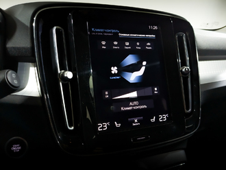 фото Volvo XC40 I 2021