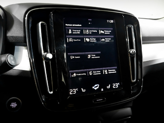 фото Volvo XC40 I 2021