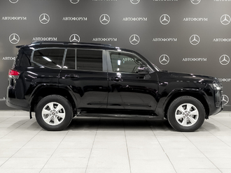 фото Toyota Land Cruiser 300 2021