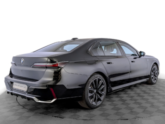 фото BMW 7 (G70) 2023