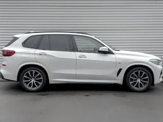 фото BMW X5 (G05/F95) 2022