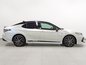 фото Toyota Camry VIII 2020