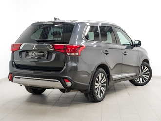 фото Mitsubishi Outlander III 2021