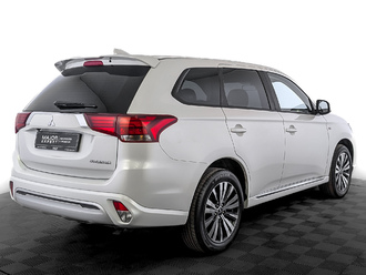 фото Mitsubishi Outlander III 2022