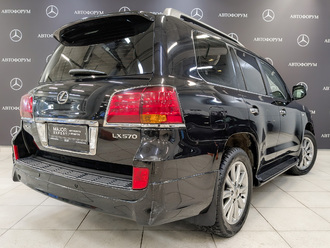 фото Lexus LX III 2010