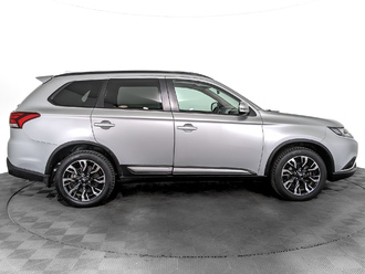 фото Mitsubishi Outlander III 2022