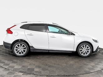 фото Volvo V40 II 2019