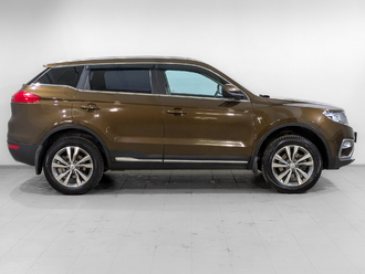 фото Geely Atlas 2020