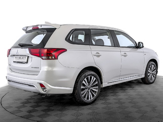 фото Mitsubishi Outlander III 2022
