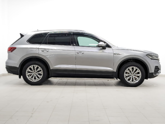 фото Volkswagen Touareg III 2019