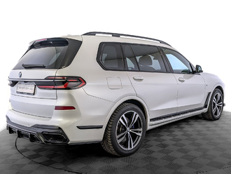 фото BMW X7 (G07) 2022