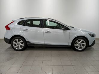 фото Volvo V40 II 2014