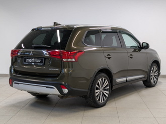 фото Mitsubishi Outlander III 2019