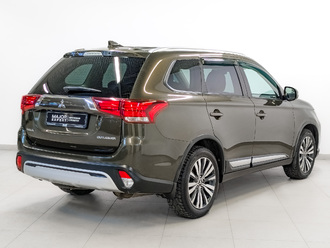 фото Mitsubishi Outlander III 2019