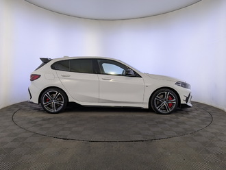 фото BMW 1 (F40) 2021