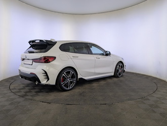 фото BMW 1 (F40) 2021