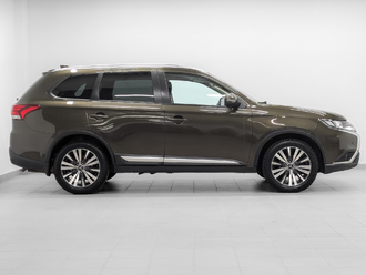 фото Mitsubishi Outlander III 2019