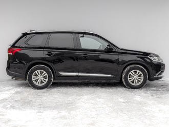 фото Mitsubishi Outlander III 2017