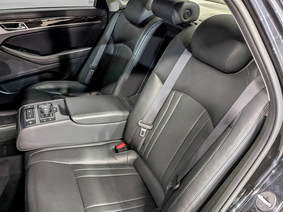 Genesis G80 с пробегом в автосалоне Форис Авто