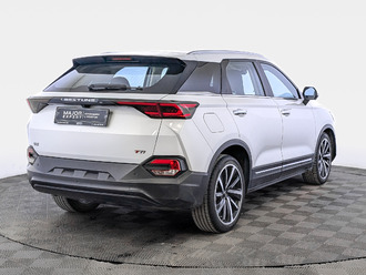 фото FAW Bestune T77 2022