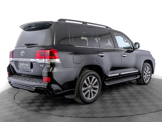 фото Toyota Land Cruiser 200 2017