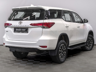 фото Toyota Fortuner II 2020