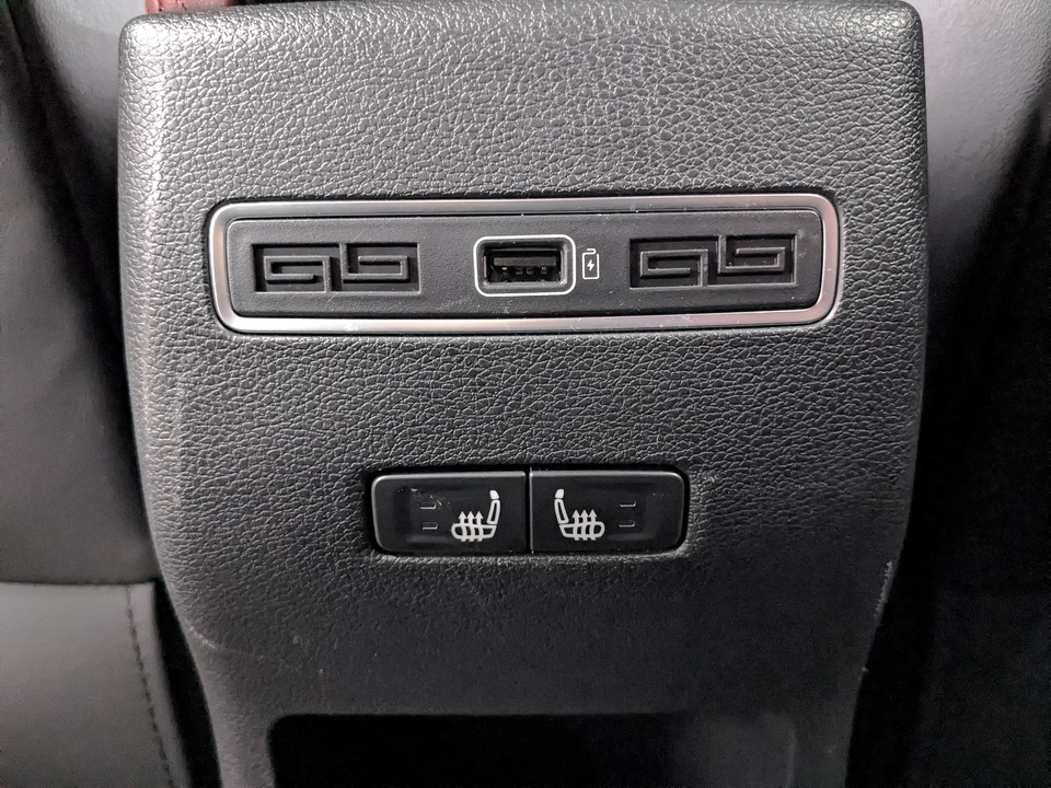 Geely Coolray с пробегом в автосалоне Форис Авто