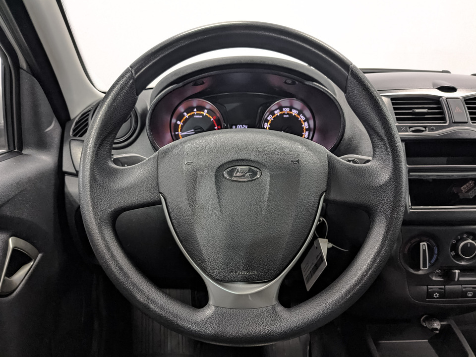 Lada Granta с пробегом в автосалоне Форис Авто